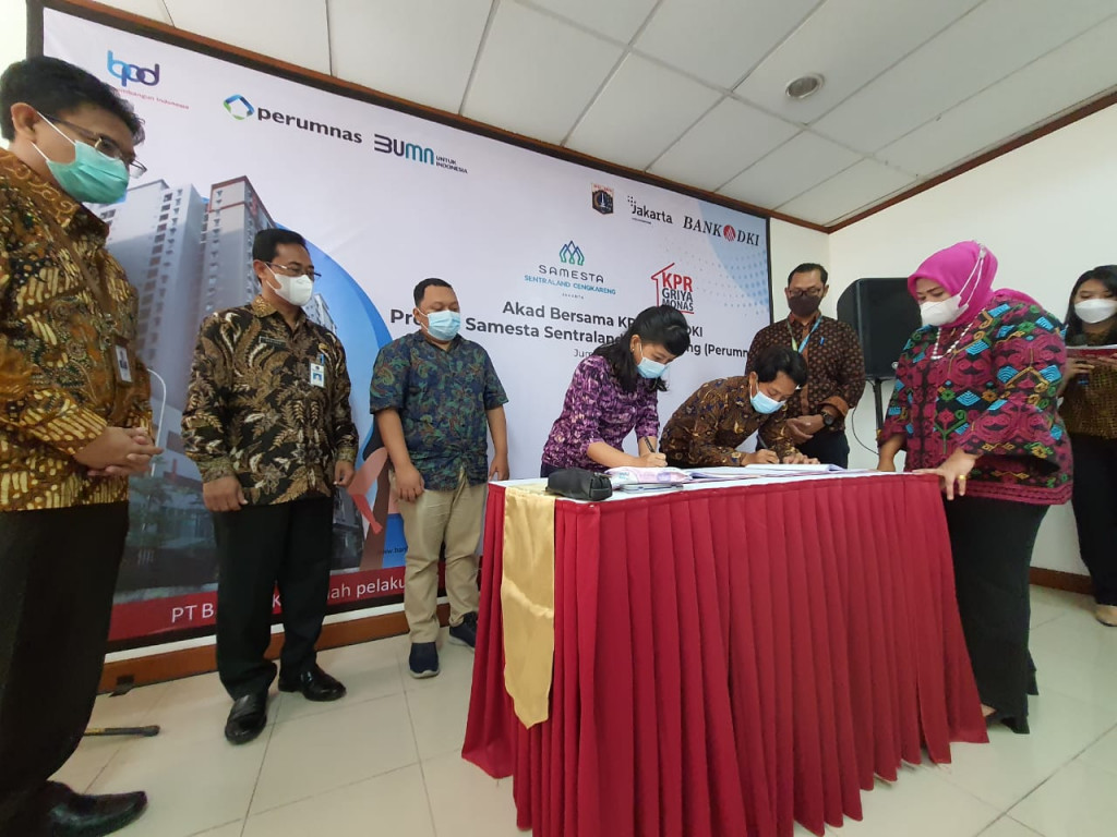 Suasana saat Bank DKI melakukan penandatanganan akad kredit dengan Perumnas dan hunian Samesta Sentraland Cengkareng. FOTO: Bank DKI