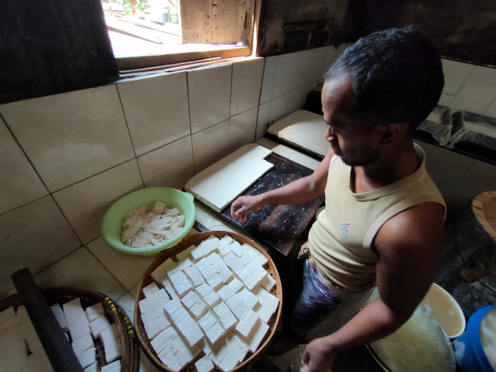 Harga Kedelai Naik, Produsen Tahu Putar Otak Jaga Pelanggan