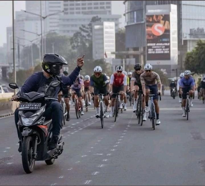 Pesepeda Bakal Diizinkan Melintas di Jalan Umum