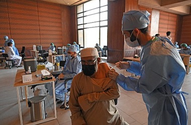 Pakistan Distribusikan Vaksin CanSino Buatan Dalam Negeri