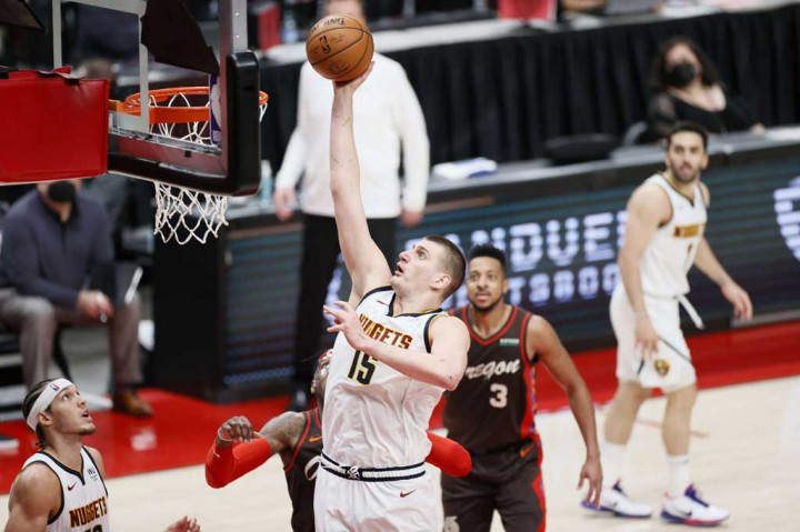 NBA: Nikola Jokic Bawa Nuggets ke Semifinal Wilayah Barat