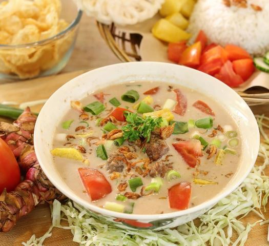 Ada triknya agar soto betawi bisa tersaji enak dan rendah kalori dan kolesterol. (Foto: Dok. Instagram Cicilia Tan/@moucup)