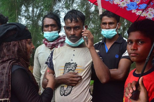 Pengungsi Rohingya terdampar di Pulau Idaman, Aceh. Foto: AFP.