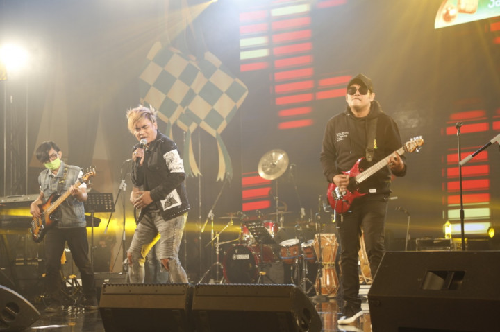 Charly van Houten Lupa Rasanya Menyanyi Akibat Lama Tidak Manggung