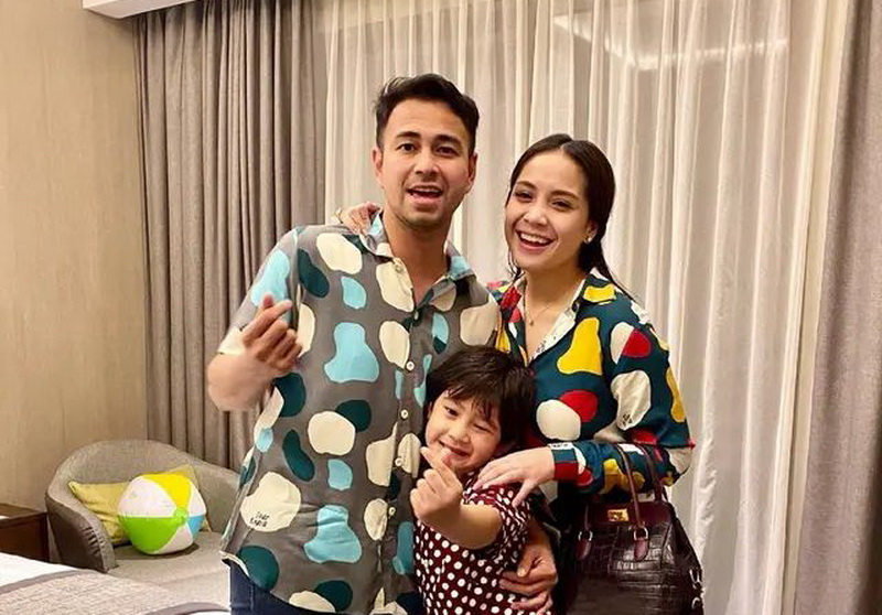 Rafathar bersama Raffi dan Nagita (Foto: instagram)