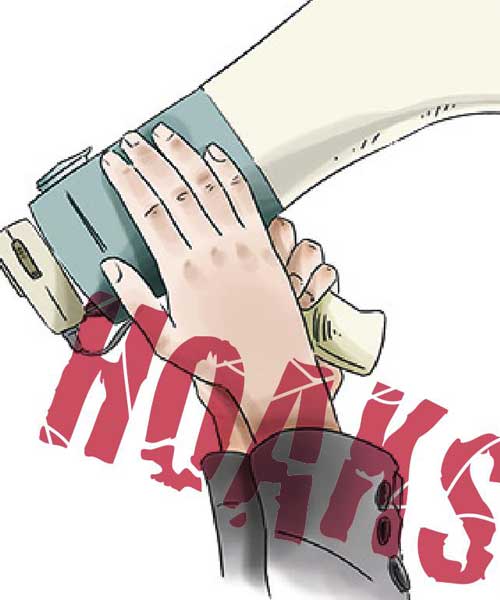 Hoaks soal Vaksin Rugikan Program Vaksinasi