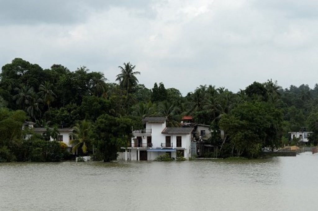 Banjir menggenangi wilayah Kaduwela di Sri Lanka pada 5 Juni 2021. (Lakruwan WANNIARACHCHI / AFP)