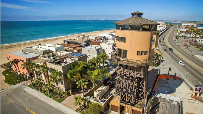 Menara Ikonik Berusia 200 Tahun Diubah Jadi Rumah Pantai