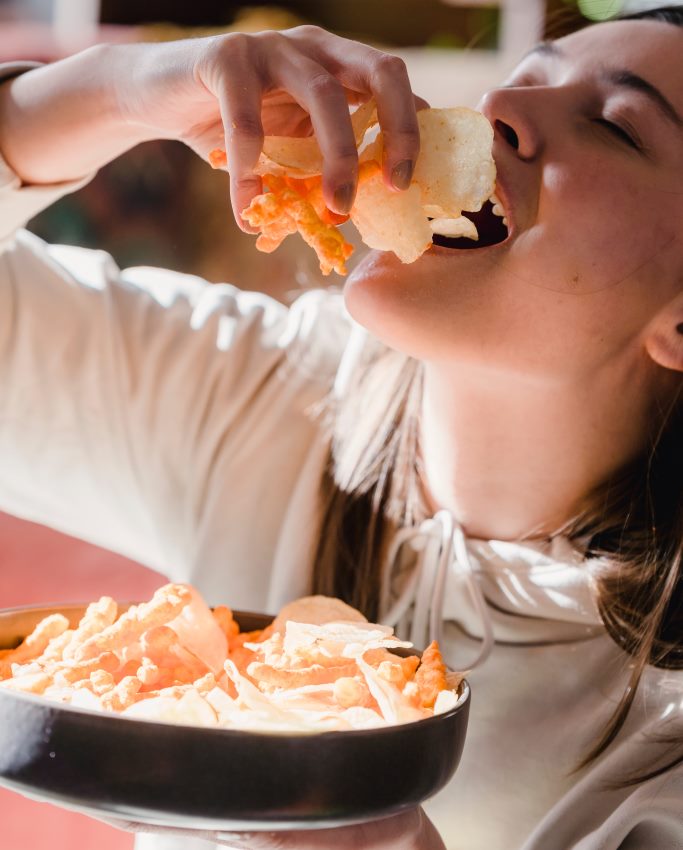 Makanan Populer yang Mengandung Terlalu Banyak Garam
