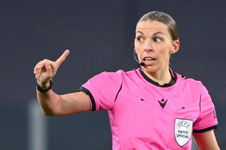 Mengenal Stephanie Frappart, Wasit Perempuan Pertama di Ajang Piala Eropa 2020