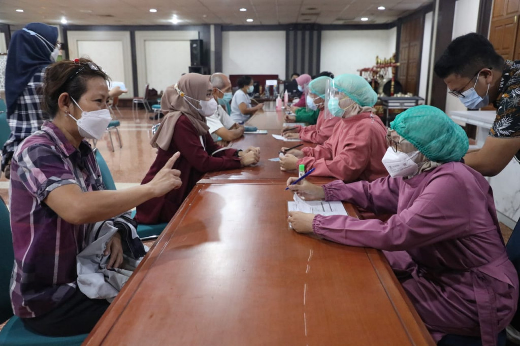  Pemerintah Provinsi Jawa Tengah menggelar suntik vaksin terpusat bagi warga Jateng. Dokumentasi/ Istimewa.