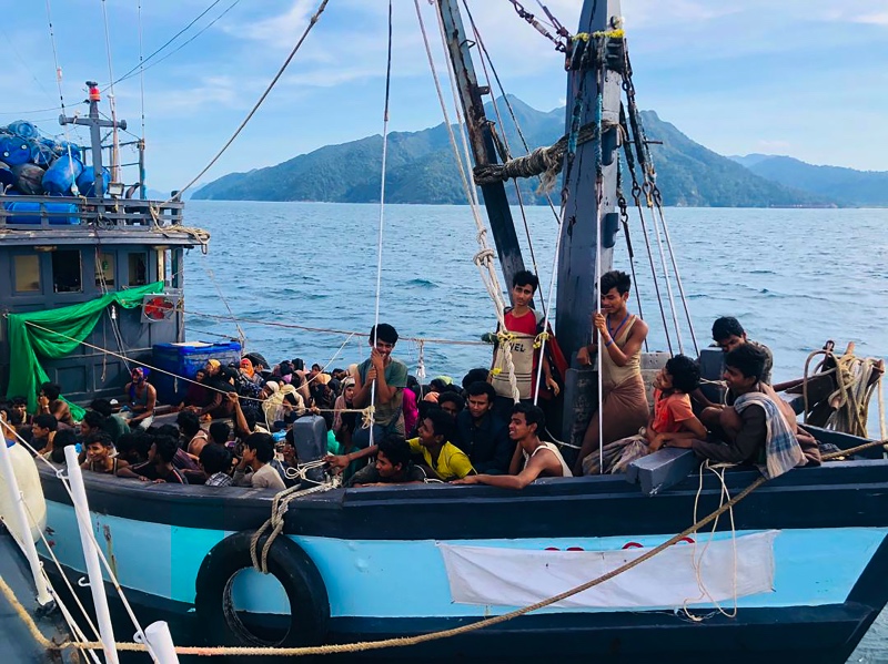 Pengungsi Rohingya masih banyak berupaya masuk ke Malaysia dan Bangladesh. Foto: AFP