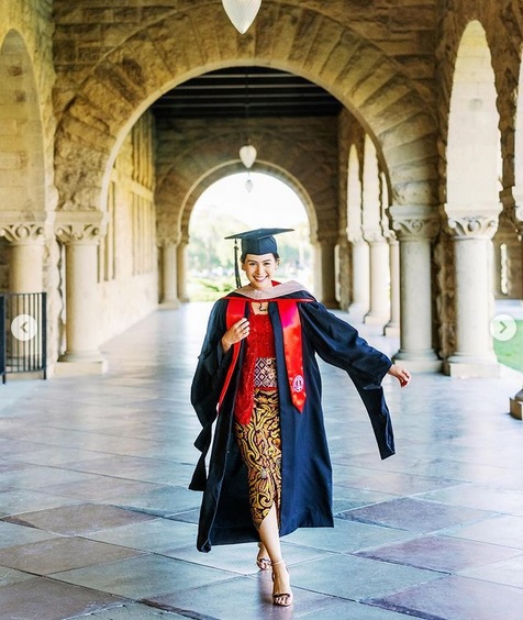 Maudy Ayunda Ungkap Perjuangannya Raih Gelar Magister di Stanford University