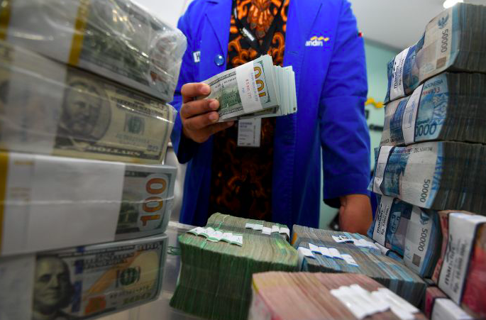 Penurunan Cadangan Devisa Direspons Negatif, Rupiah Kena Getahnya
