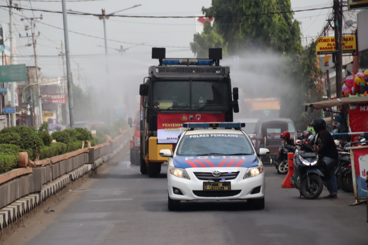 Tekan Angka Covid-19,  Seluruh Penjuru Kabupaten Pemalang Disemprot Disinfektan