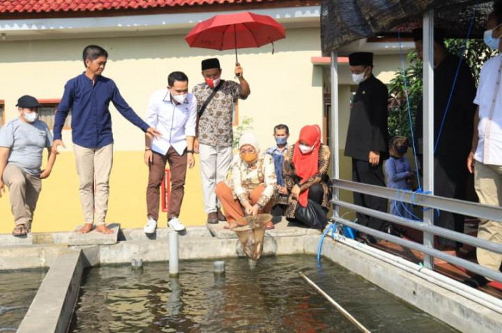 Menaker Apresiasi Budidaya Ikan Nila dan Lobster di Tasikmalaya