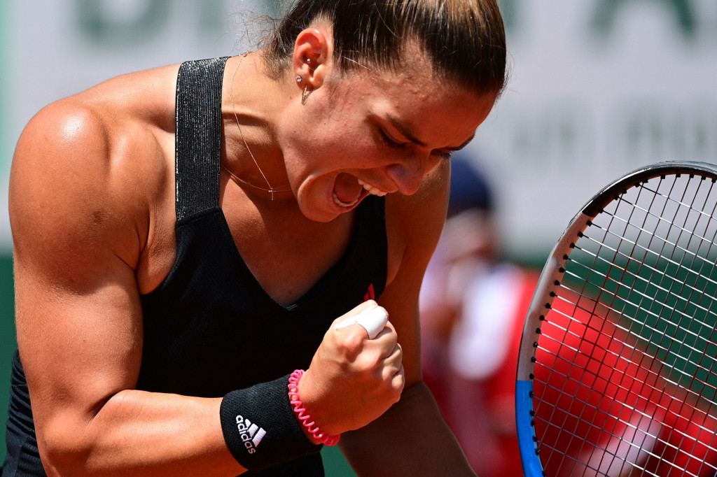 Prancis Terbuka: Maria Sakkari Tundukkan Juara Bertahan Iga Swiatek di Perempat Final