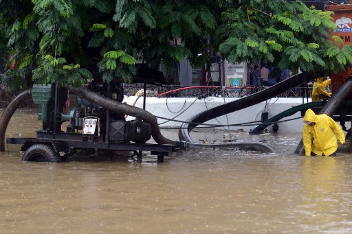 Bangunan 3 Lantai Roboh di India saat Hujan Lebat, 11 Orang Tewas