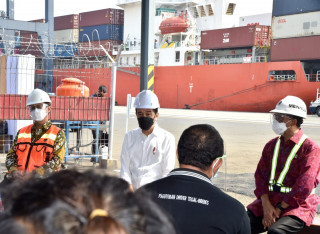 Sopir Kontainer Tanjung Priok Mengeluh Soal Premanisme dan Pungli ke Jokowi