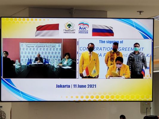 Airlangga Teken Perjanjian Kerja Sama Golkar dengan Partainya Putin