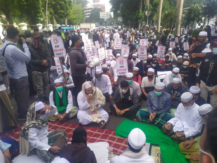 Ratusan Polisi Kawal Aksi Pendukung Rizieq Shihab di Bogor