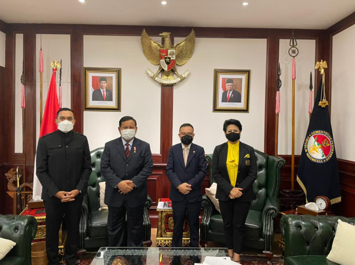 Menhan Prabowo dan Connie Bertemu