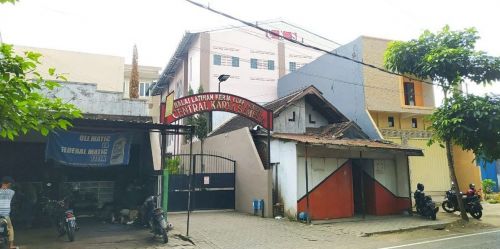 Balai Latihan Kerja (BLK) Pt Central Karya Semesta (PT CKS) di Jalan Raya Rajasa, Bumiayu, Kota Malang tidak berizin (Foto / Metro TV)