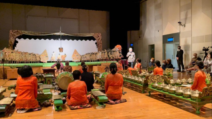 Pementasan Grup Gamelan Lambangsari Pukau Publik Jepang