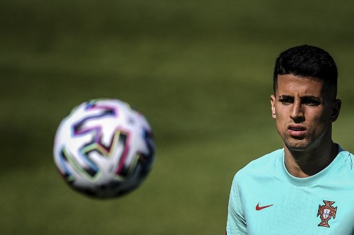 Joao Cancelo Dicoret Timnas Portugal karena Terpapar Covid-19