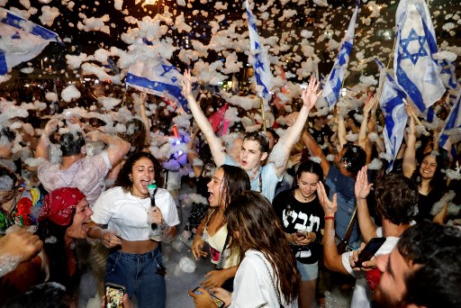 Ribuan Warga Israel Turun ke Jalan Rayakan Lengsernya Benjamin Netanyahu