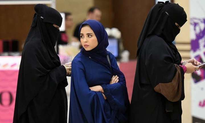 Arab Saudi Izinkan Perempuan Daftar Haji Tanpa Wali Laki-Laki