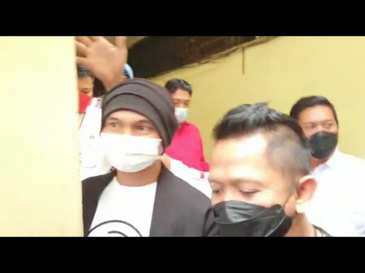 Anji Ditangkap karena Ganja, Ini 4 Artis yang Senasib
