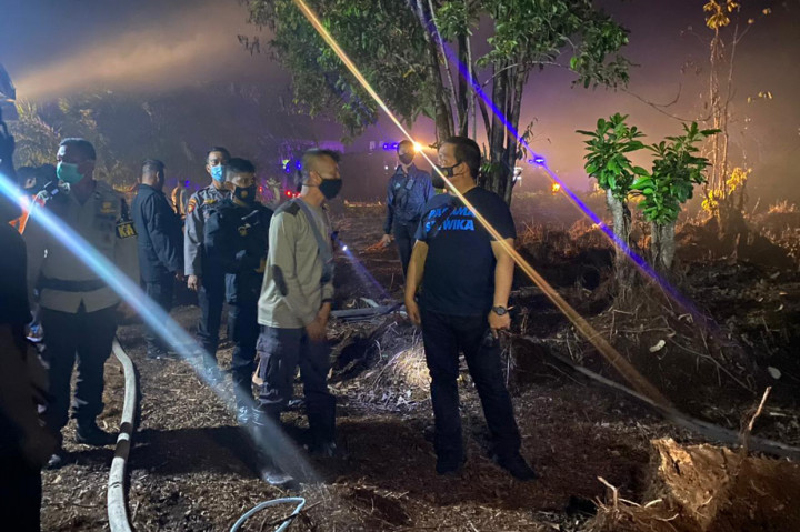 Polda Kalteng Padamkan Kebakaran Lahan Seluas 2,5 Hektare di Palangkaraya