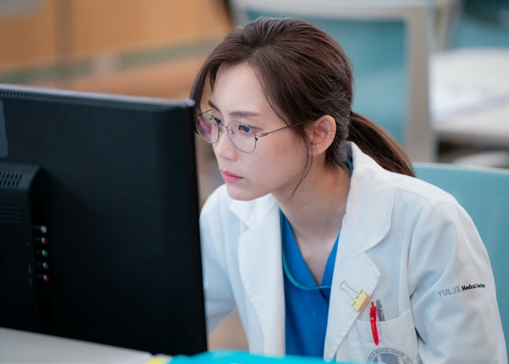 Shin Hyun Been dan Ahn Eun Jin Dipastikan Main di Hospital Playlist 2