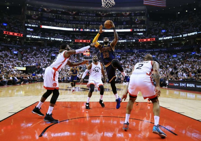 LeBron James Kembali Kenakan Jersey Nomor 6 Musim Depan