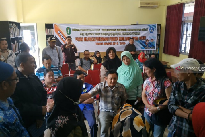 <i>Server</i> Bermasalah, PPDB Daring di Kalbar Ditunda