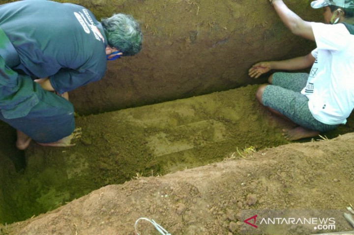Wafat Bukan karena Covid-19, 196 Makam di TPU Cikadut Dibongkar Pihak Keluarga