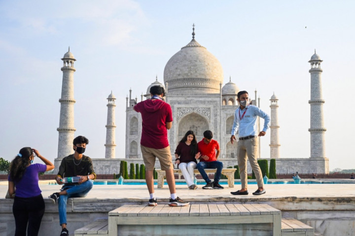Taj Mahal Dibuka Kembali saat India Longgarkan Pembatasan Pandemi