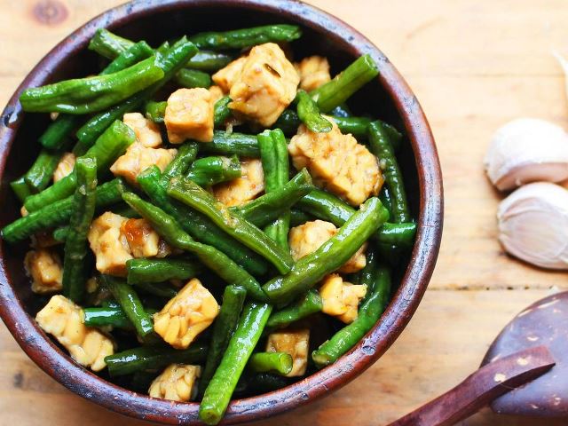 Menumis sayur cukup mudah. Dan ini enam resep tumis kacang panjang yang bisa kamu sontek di rumah. (Foto: Dok. Endeus)