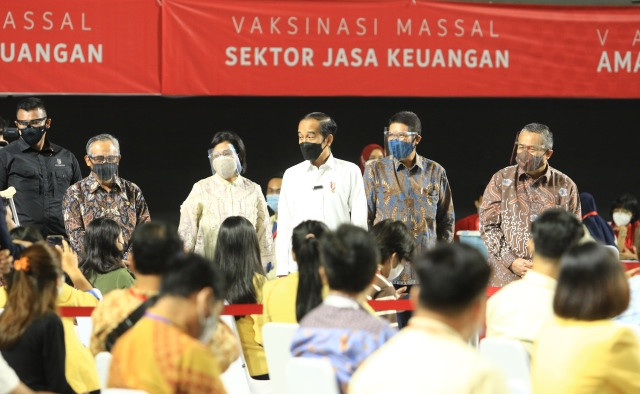 Bos OJK: Vaksinasi Perkuat Jasa Keuangan Bantu Pemulihan Ekonomi