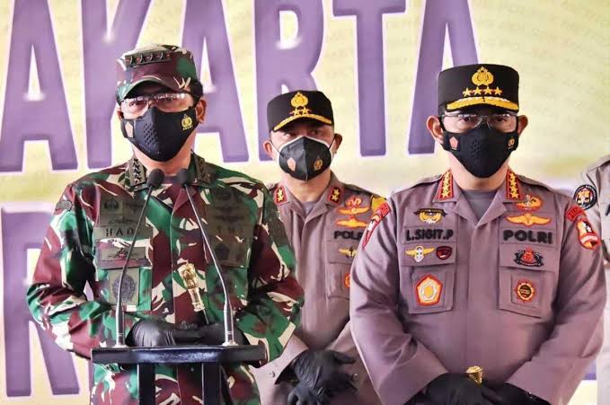 Kapolri-Panglima TNI Keliling Kudus hingga Bangkalan Pantau Vaksinasi