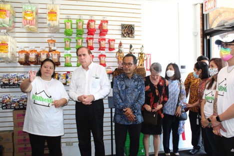 First Indonesian Authentic Grocery Becomes Second Homeland for Indonesian Diaspora