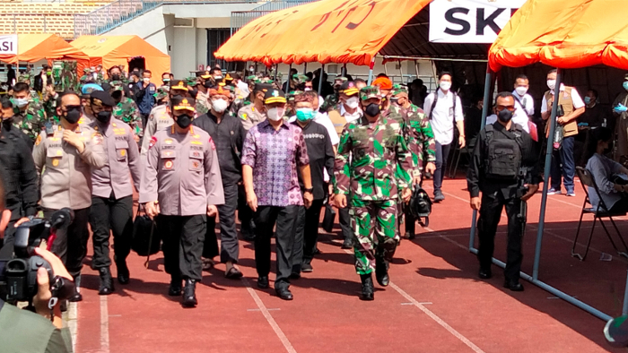 Menteri Kesehatan (Menkes) Budi Gunadi Sadikin di Stadion Gelora Bandung Lautan Api (GBLA) Bandung, Kamis, 17 Juni 2021. Medcom.id/ Roni Kurniawan
