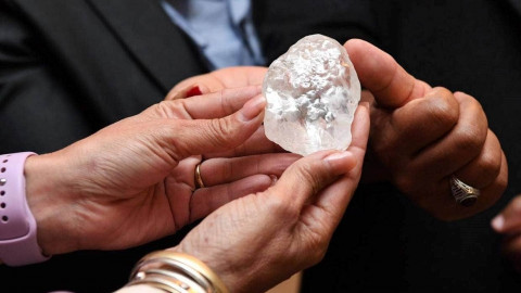 Berlian Terbesar Ketiga di Dunia Ditemukan di Botswana