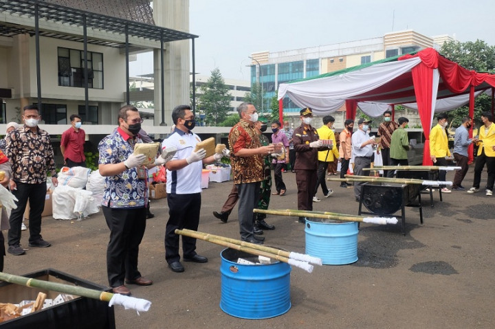 Ratusan Barang Bukti Kejahatan di Tangsel Dimusnahkan