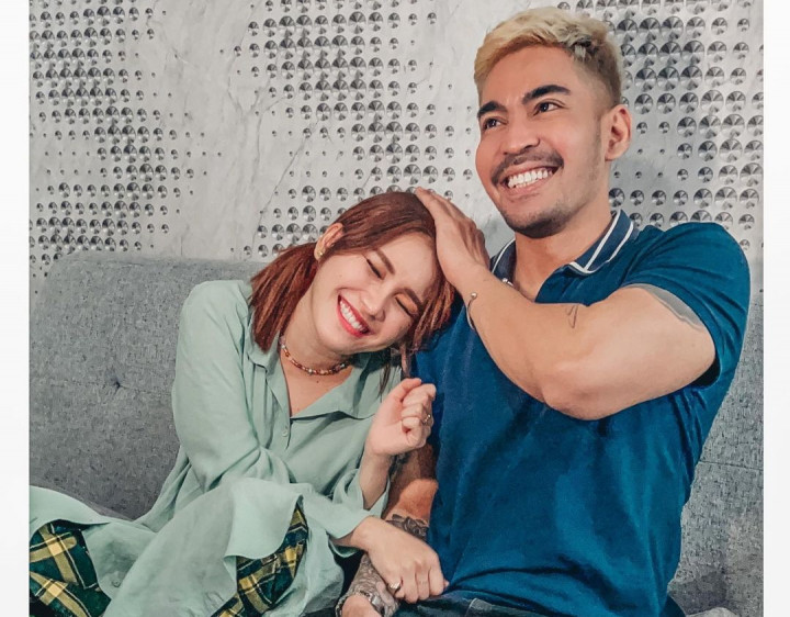 Terpukau Lihat Ayu Ting Ting Berjilbab, Robby Purba: Saya Nikahi Sekarang Juga!