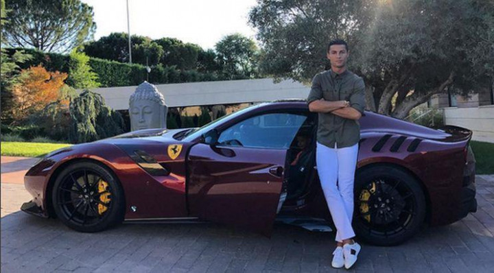 Daftar Koleksi Mobil-Mobil Mewah Cristiano Ronaldo (Bag. 2)