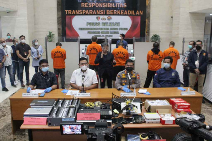 3 Berita Terpopuler Foto: Polisi Ringkus Tersangka Pinjol Ilegal hingga 4 Mantan Anggota DPRD Jambi Ditahan KPK