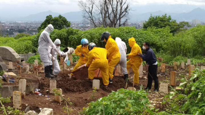 Jenazah Suspek Covid-19 Wajib Dimakamkan di TPU Cikadut Bandung