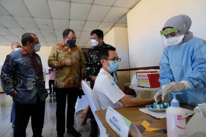 Dukung Program Vaksinasi, AAUI-Zurich Buka Pusat Vaksinasi Covid-19